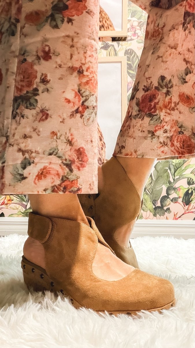 Corky's Chestnut Oh It's You Wedges