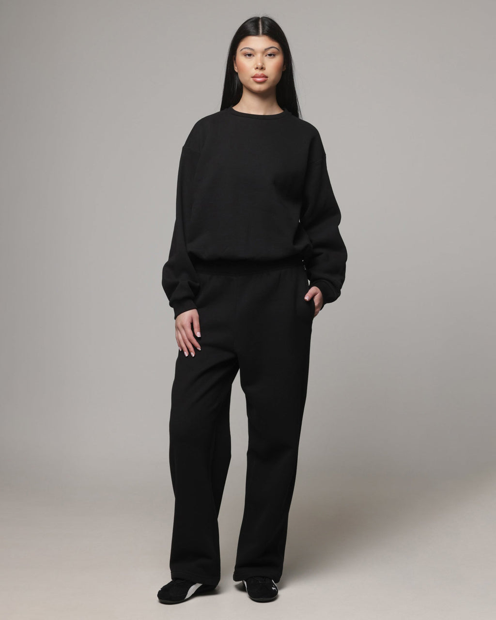 American Thrift Women's Classic Crewneck Black