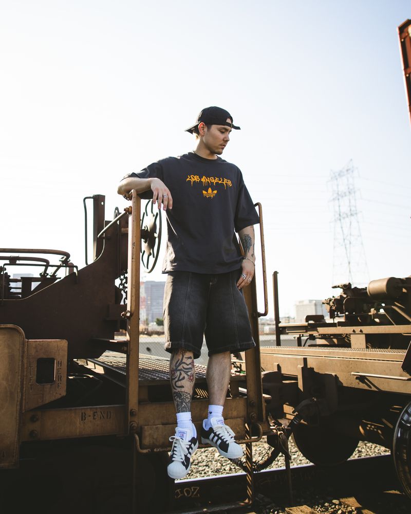 ADIDAS LA GRAFFITI 'PRIVATE' TEE UTILITY BLACK